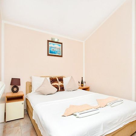 Apartments Mik5 - Famous Beach Jaz Budva Exteriör bild