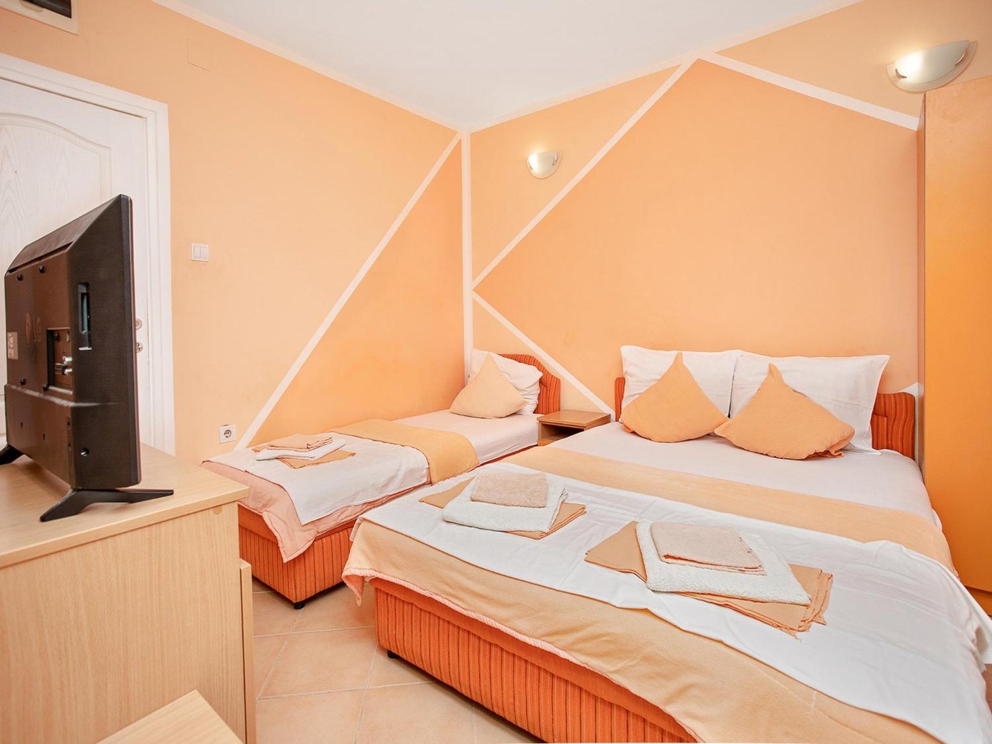 Apartments Mik5 - Famous Beach Jaz Budva Rum bild